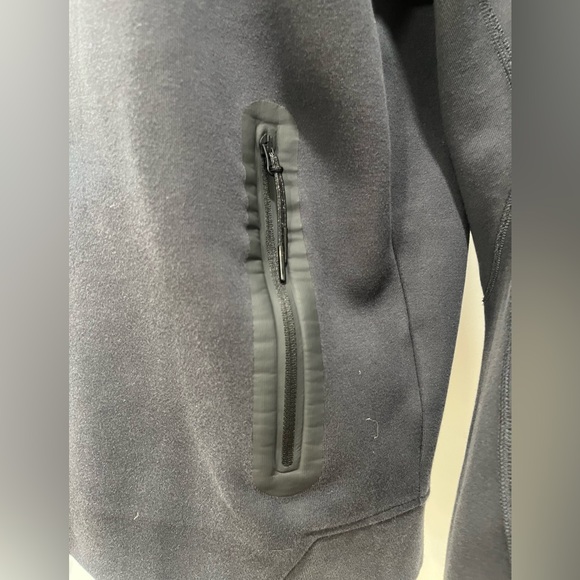 Nike Tech Windrunner fleece Black full zip up - Picture 5 of 7